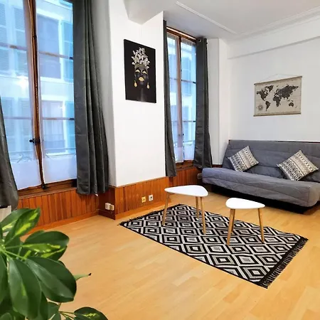 T2 Meuble Quartier Chateau De Apartamento *
