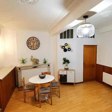 Daire T2 Meuble Quartier Chateau De Pau